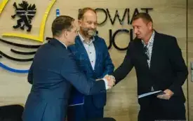 PODPISANIE_UMOWY_WIERZCHCUCINO_FOT_KONRAD_KEDZIOR (4 z 1)