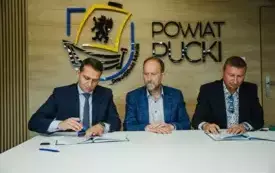 PODPISANIE_UMOWY_WIERZCHCUCINO_FOT_KONRAD_KEDZIOR (3 z 1)