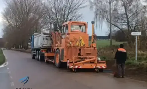 UWAGA KIEROWCY! MECHANICZNA ŚCINKA POBOCZY PRZY DROGACH POWIATOWYCH